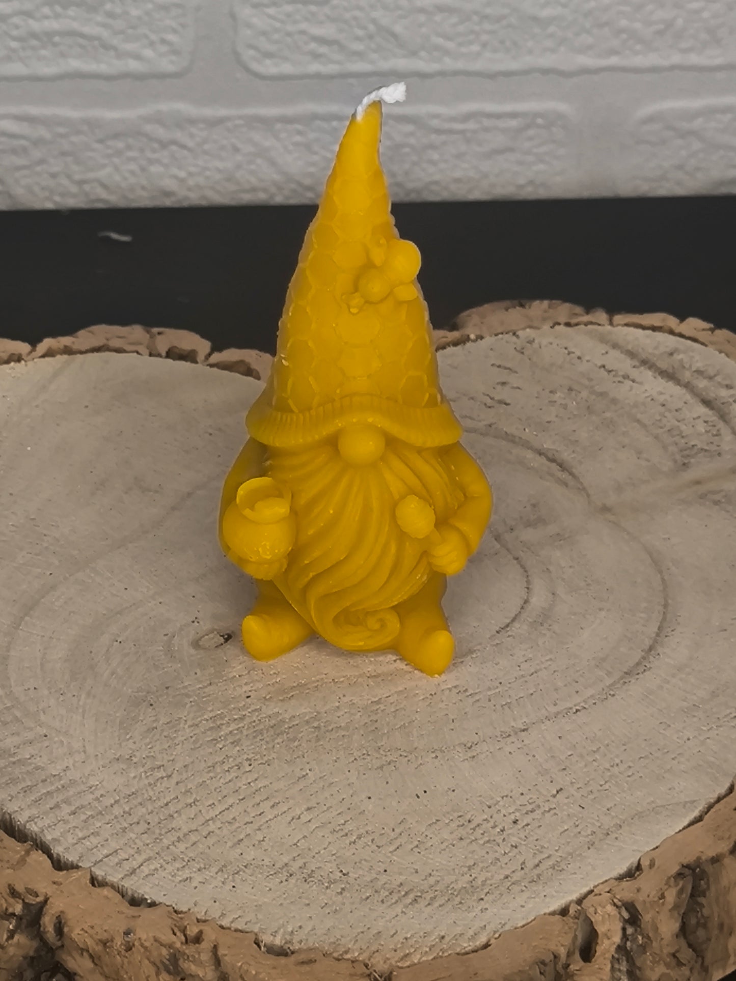 Le Gnome et son pot de miel